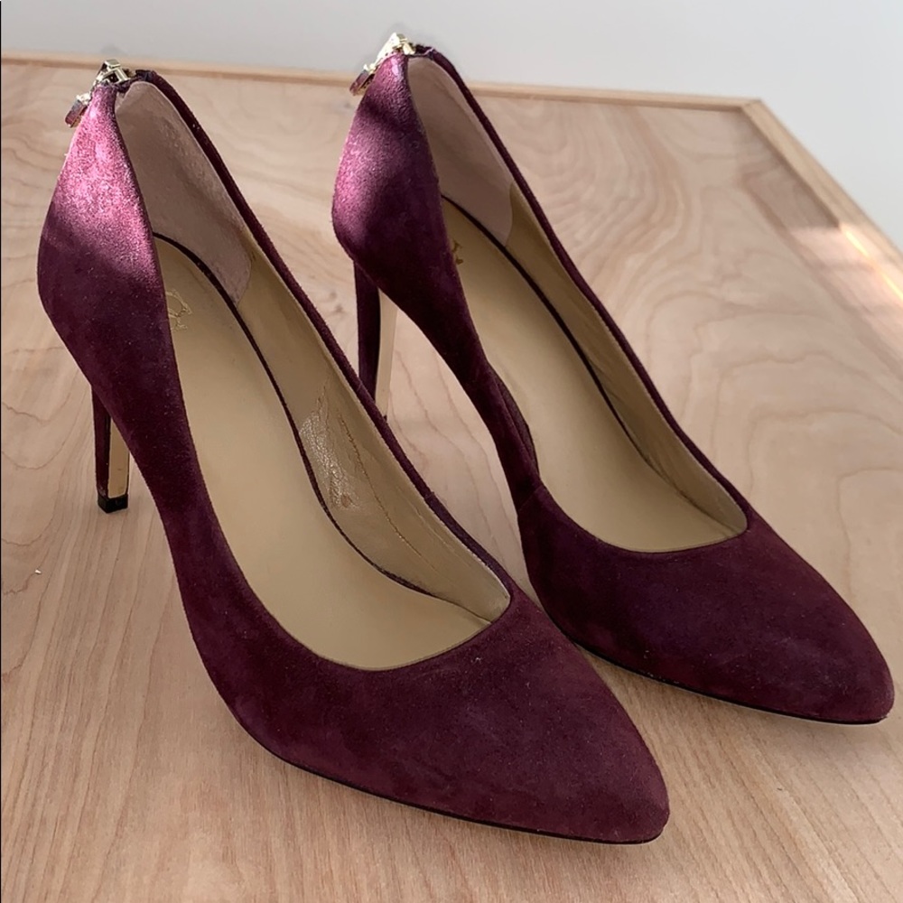 Ann Taylor suede pumps